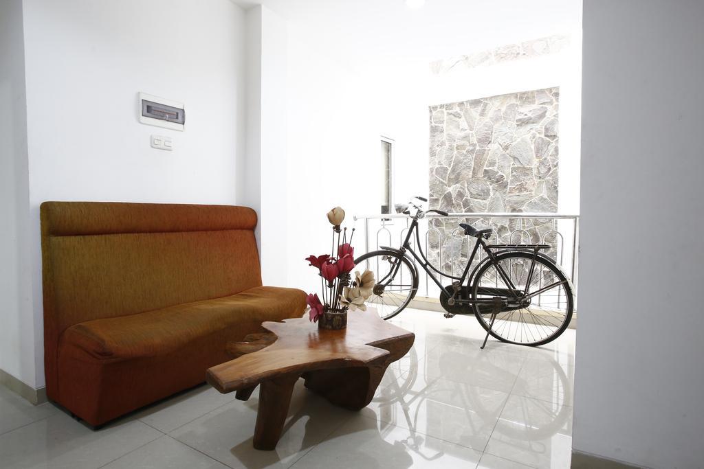 Reddoorz Near Cilandak Town Square Hotel Jakarta Exterior foto