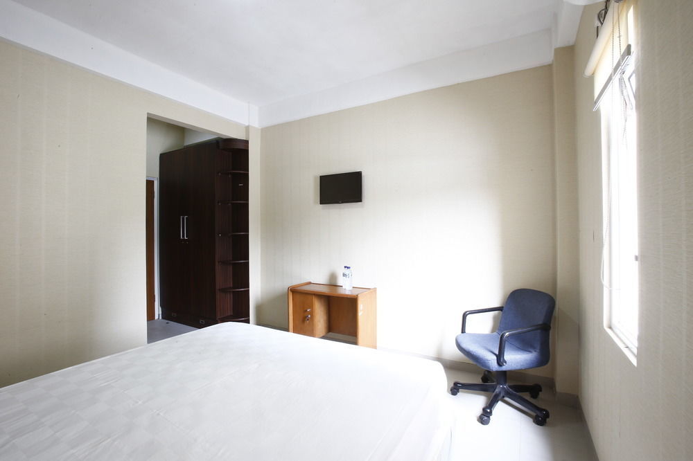 Reddoorz Near Cilandak Town Square Hotel Jakarta Exterior foto
