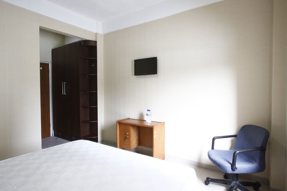 Reddoorz Near Cilandak Town Square Hotel Jakarta Exterior foto